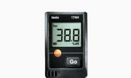Tomando medidas con un Data Logger de la marca Testo.